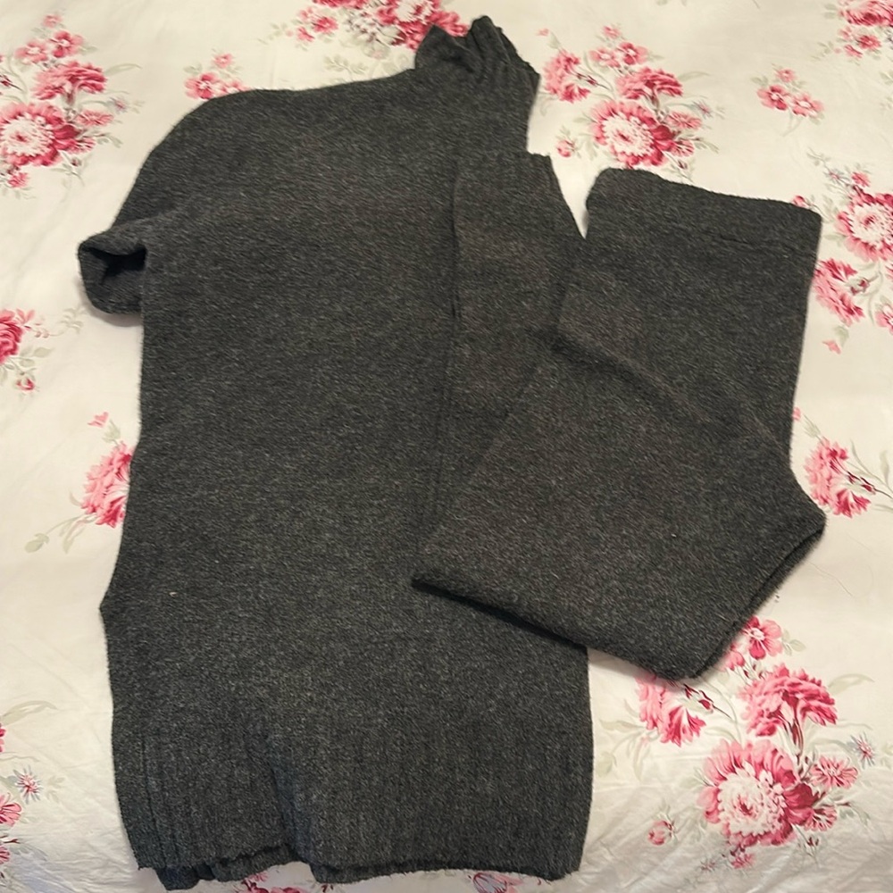 knit legging and turtle neck set